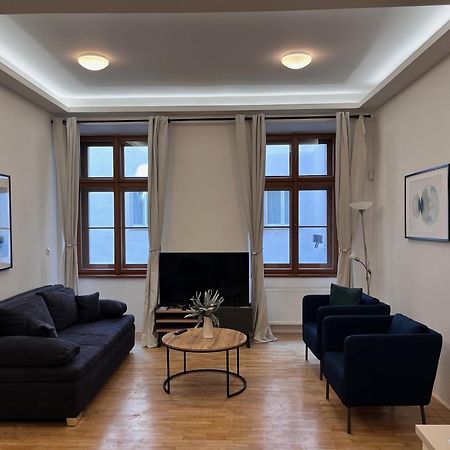 City Centre Apartment With Parking Prága Kültér fotó